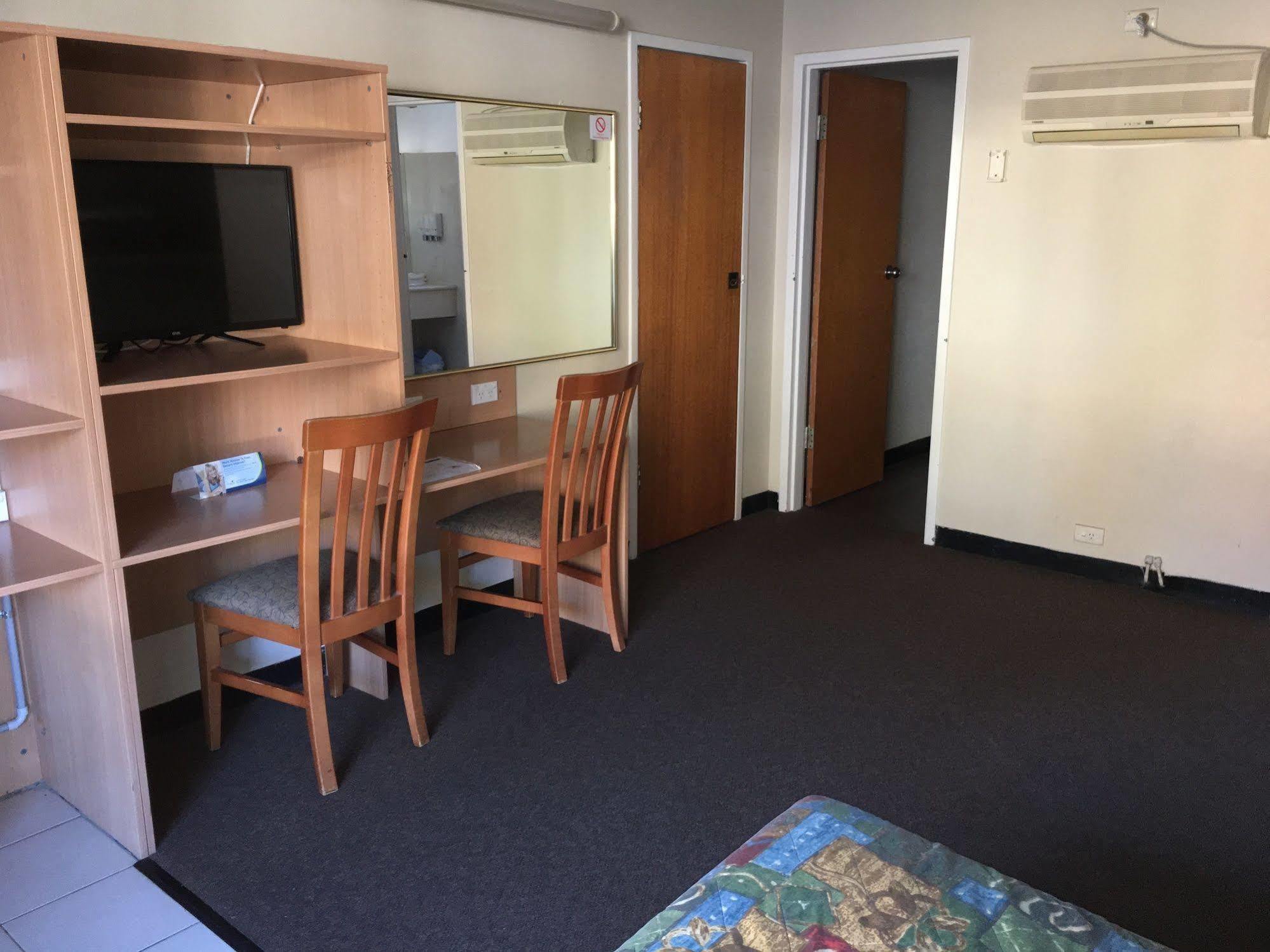 Red Cedars Motel Canberra Kültér fotó
